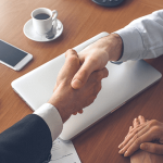 Cómo cerrar ventas con ayuda de CRM